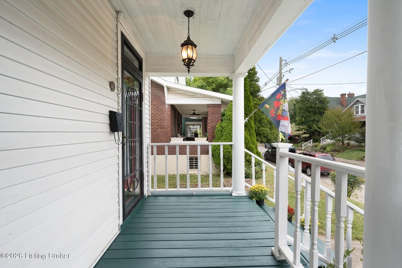 1919 Deerwood Ave, Louisville, KY 40205