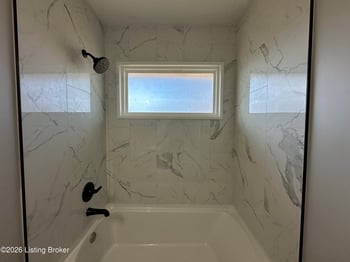 1920 Dixie Garden Dr, Louisville, KY 40272