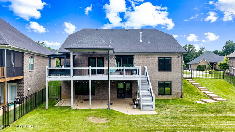 1922 Scenic Lakes Dr, Louisville, KY 40245