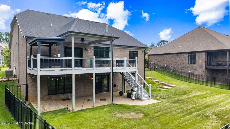 1922 Scenic Lakes Dr, Louisville, KY 40245