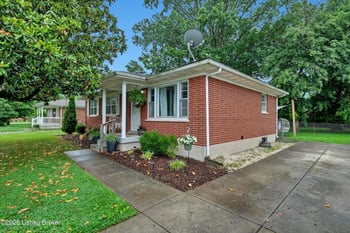 1924 White Oak Ln, Louisville, KY 40216