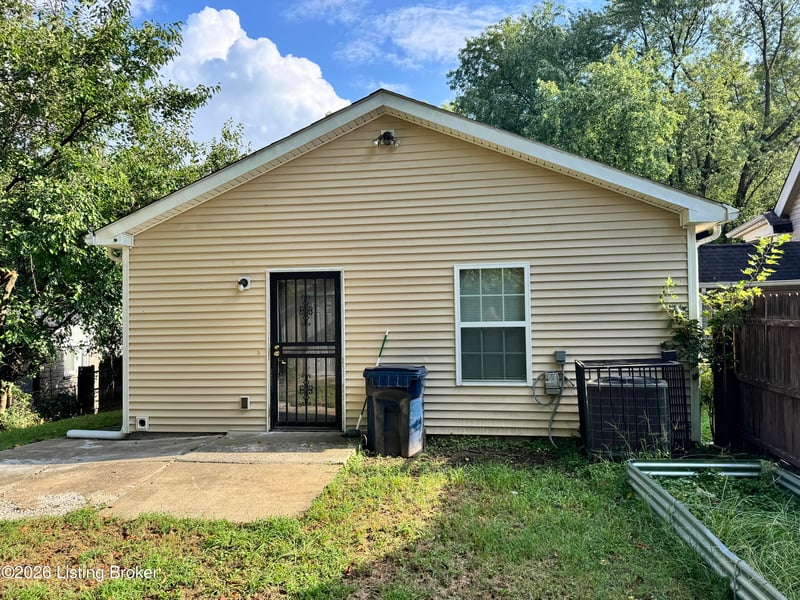 1927 Dubourg Ave, Louisville, KY 40216