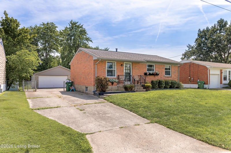 193 S Circlecrest Dr, Louisville, KY 40229