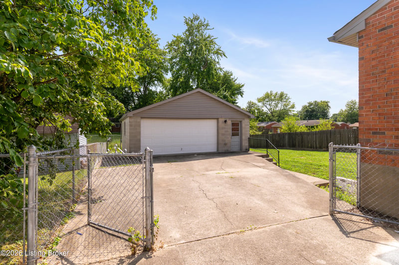 193 S Circlecrest Dr, Louisville, KY 40229