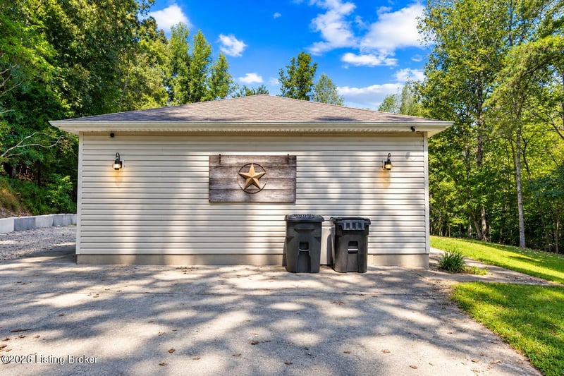 1931 Pitts Point Rd, Shepherdsville, KY 40165