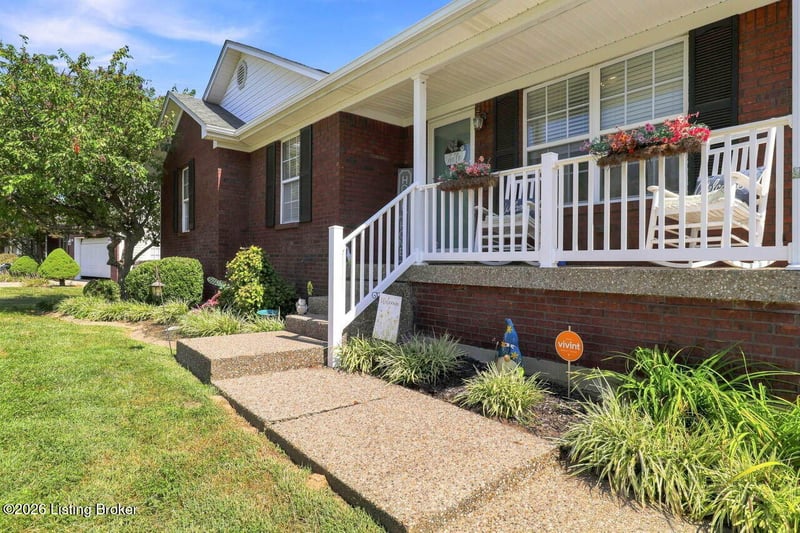 194 Holly Marie Dr, Mt Washington, KY 40047