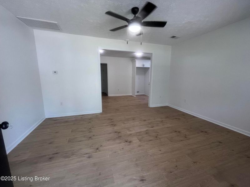 195 6th Ave, Shepherdsville, KY 40165