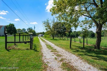 195 Locust Grove Rd, Shelbyville, KY 40065
