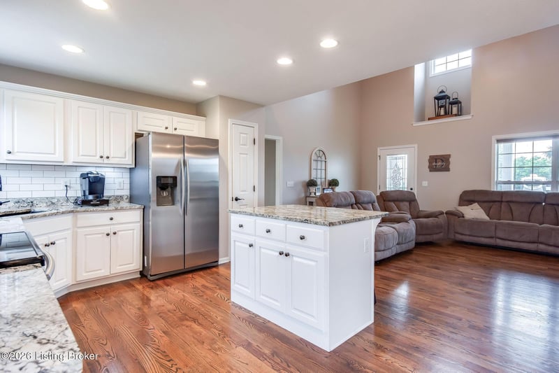 197 Stonecrest Dr, Fisherville, KY 40023
