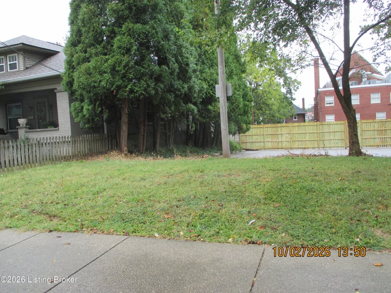 1971 Richmond Dr, Louisville, KY 40205