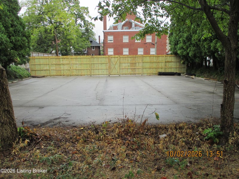 1971 Richmond Dr, Louisville, KY 40205