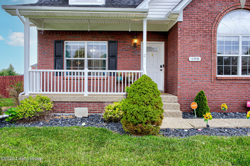 198 Spencer Ln, Mt Washington, KY 40047