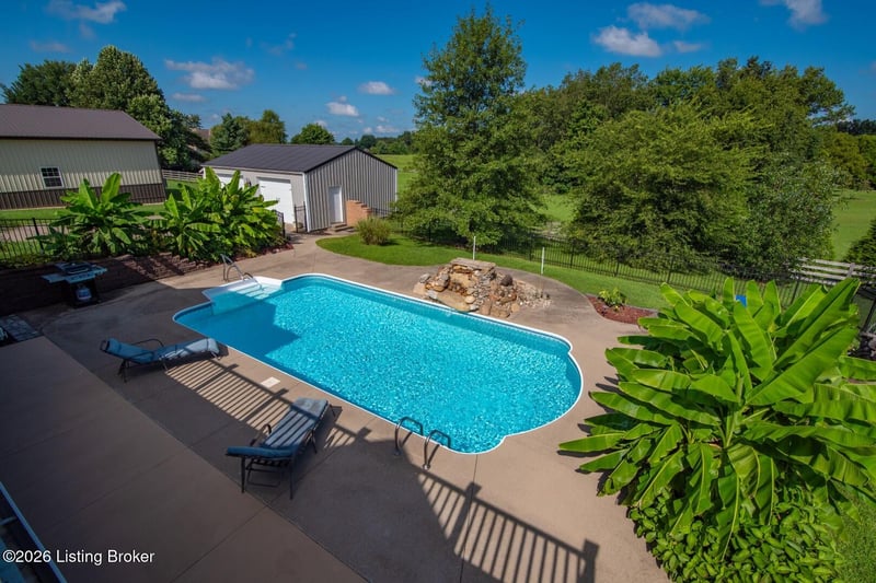 1993 Mud Splash Rd, Glendale, KY 42740