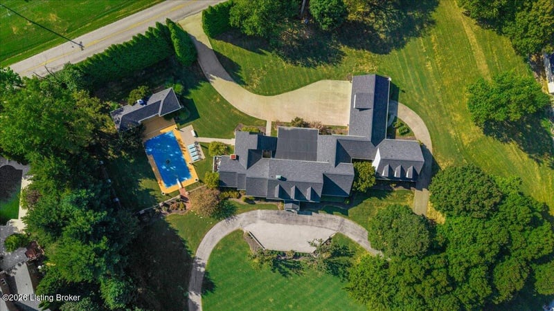 2 Stone Creek Pk, Owensboro, KY 42303