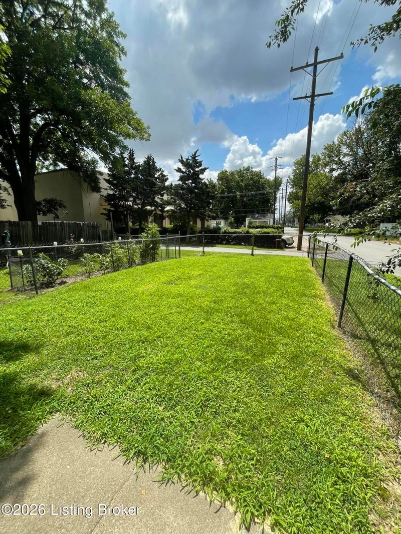 200 Mohawk Ave, Louisville, KY 40209