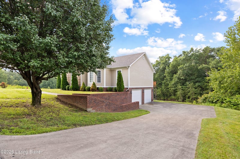2001 Haven Oak Ct, New Haven, KY 40051