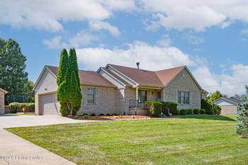 2002 Forrest Park Dr, La Grange, KY 40031