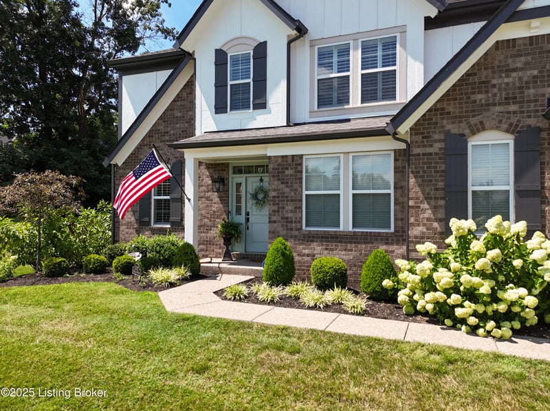 2002 N Beckley Station Rd, Louisville, KY 40245