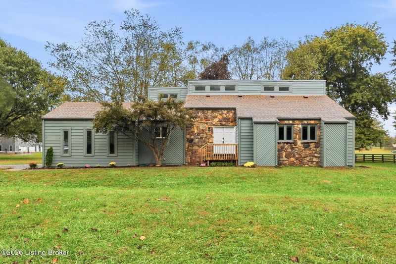 2002 N Rose Island Rd, Prospect, KY 40059