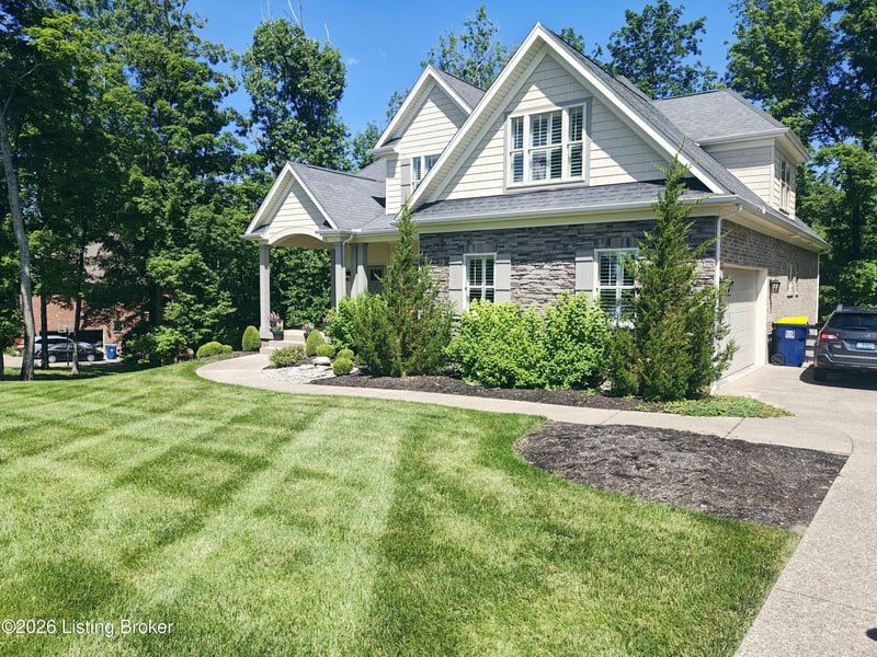 2003 Wooded Oak Ln, Crestwood, KY 40014