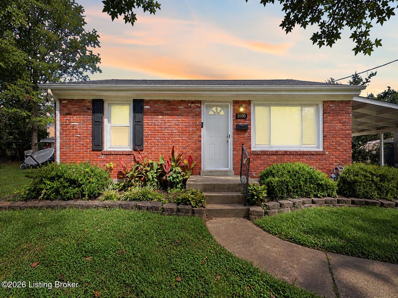 2005 Dixie Garden Dr, Louisville, KY 40272