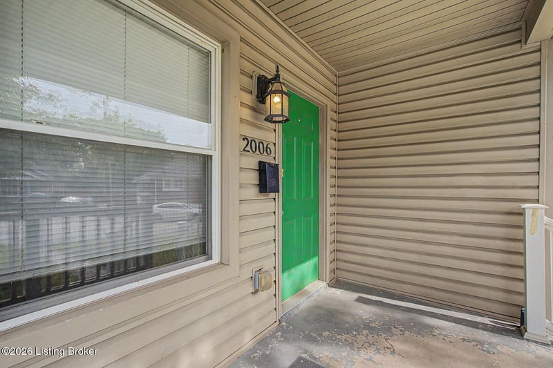 2006 Bradley Ave, Louisville, KY 40217