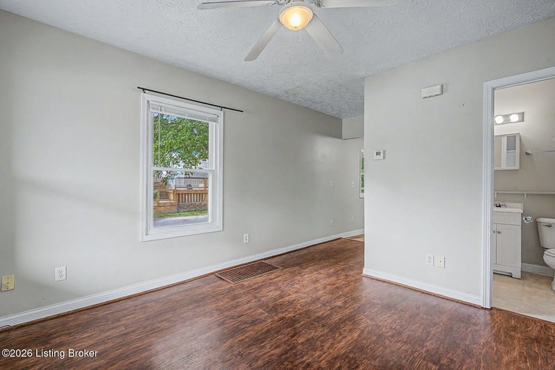 2006 Bradley Ave, Louisville, KY 40217