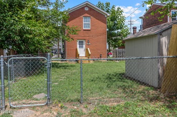 2006 W Market St, Louisville, KY 40203
