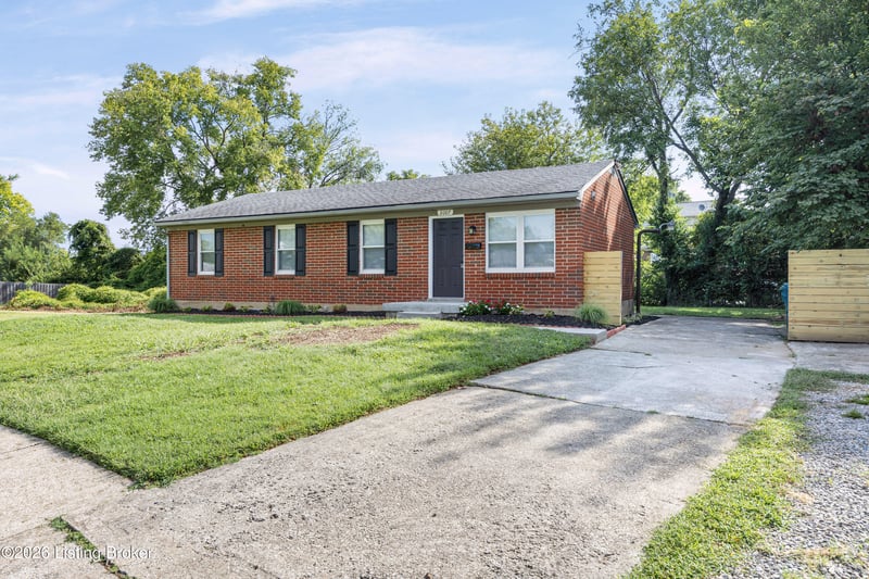 2007 Ayars Ct, Louisville, KY 40218