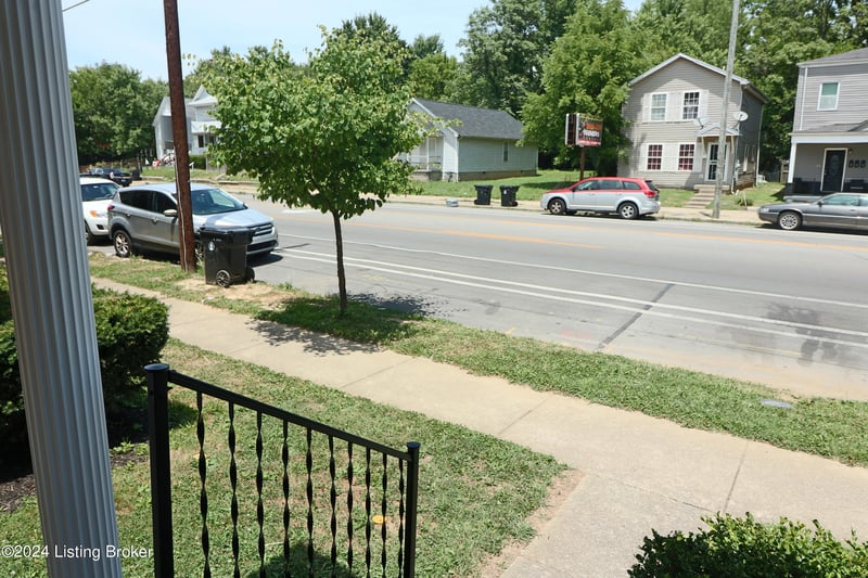 2008 W Market St, Louisville, KY 40203