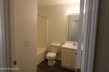2008 W Market St, Louisville, KY 40203