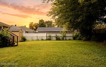 2009 Patricia Dr, Louisville, KY 40272