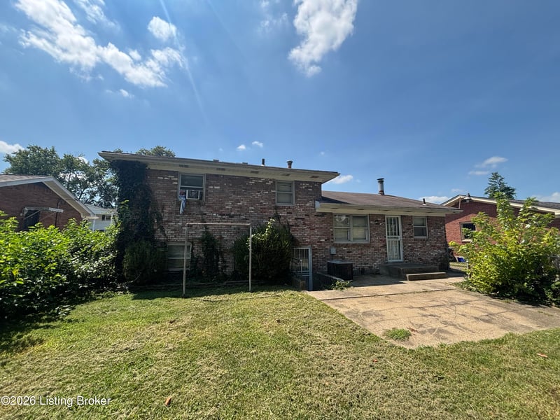 2011 Mary Catherine Dr, Louisville, KY 40216