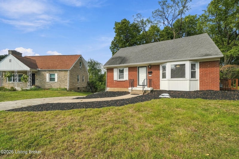 2015 Tyrone Dr, Louisville, KY 40218