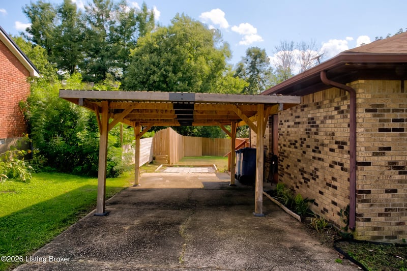 202 Clore Ave, La Grange, KY 40031
