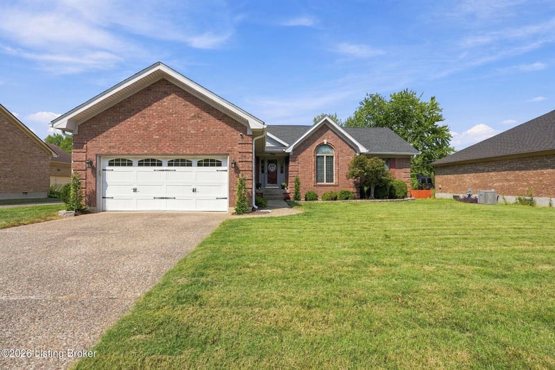 202 Declaration Dr, Louisville, KY 40214