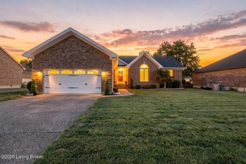 202 Declaration Dr, Louisville, KY 40214