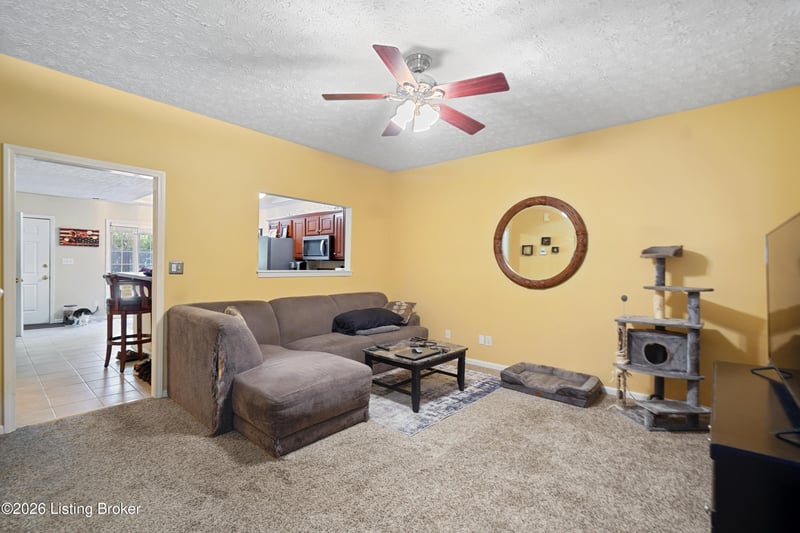 202 Hampton Place Ct, Louisville, KY 40118