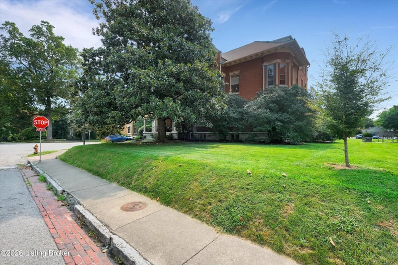 2026 Cherokee Pkwy #APT A, Louisville, KY 40204