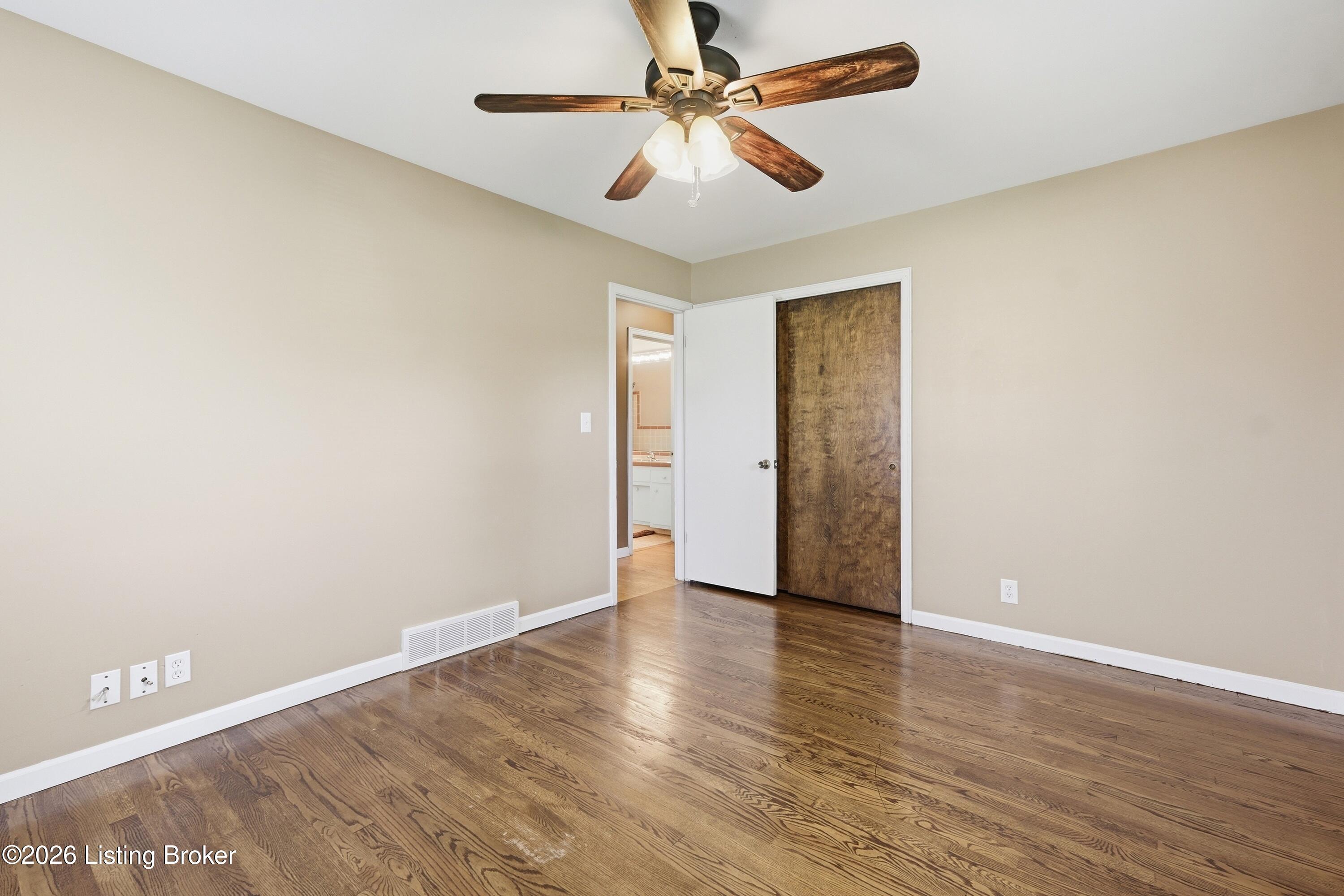 7908 Red Cedar Way, Louisville, KY 40219 | MLS# 1721951 | Garretts