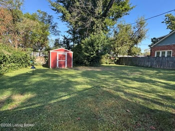 2027 Cedarcrest Dr, Louisville, KY 40242