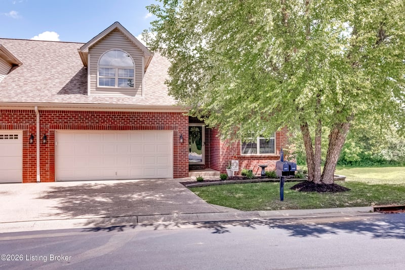 2029 Eagles Landing Dr #17, La Grange, KY 40031