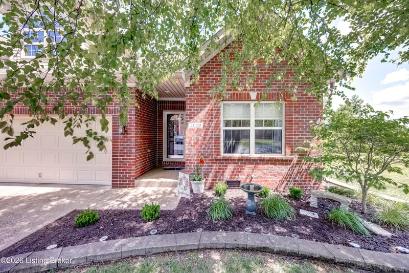 2029 Eagles Landing Dr #17, La Grange, KY 40031