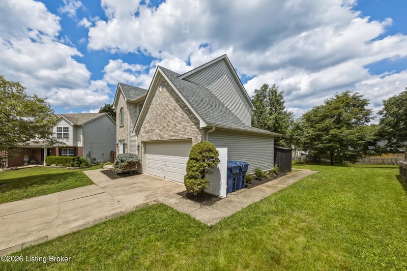 203 Taos Tc, La Grange, KY 40031