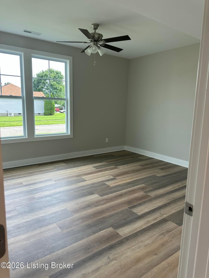 203 Tex Ave, Fairdale, KY 40118