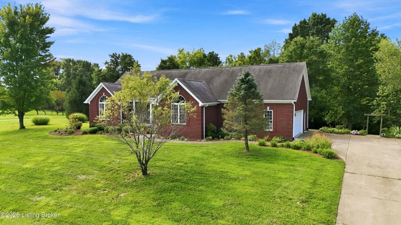 204 Clinton Ct, Taylorsville, KY 40071
