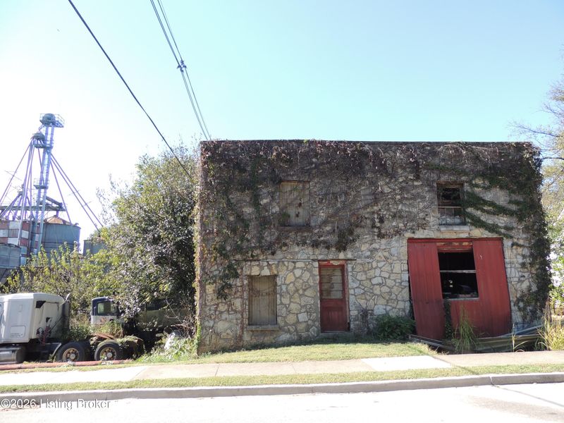 204 W Muir Ave, Bardstown, KY 40004