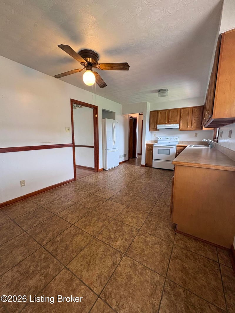 205 Carla Dr, Mt Washington, KY 40047