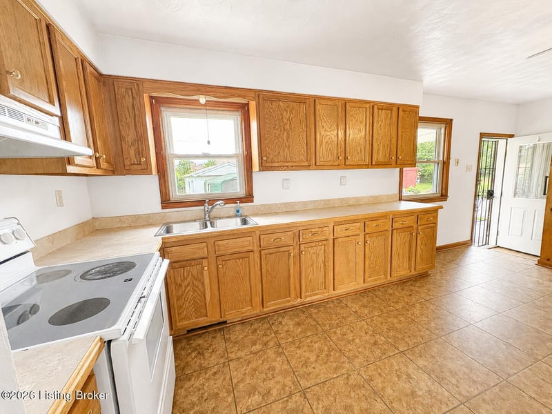 205 Carla Dr, Mt Washington, KY 40047