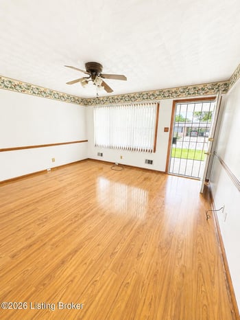 205 Carla Dr, Mt Washington, KY 40047